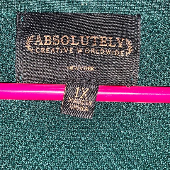 1X Absolutely Creative Worldwide forest green long sleeved sweater. Never worn - Picture 3 of 5
